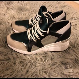 michael kors liv trainer